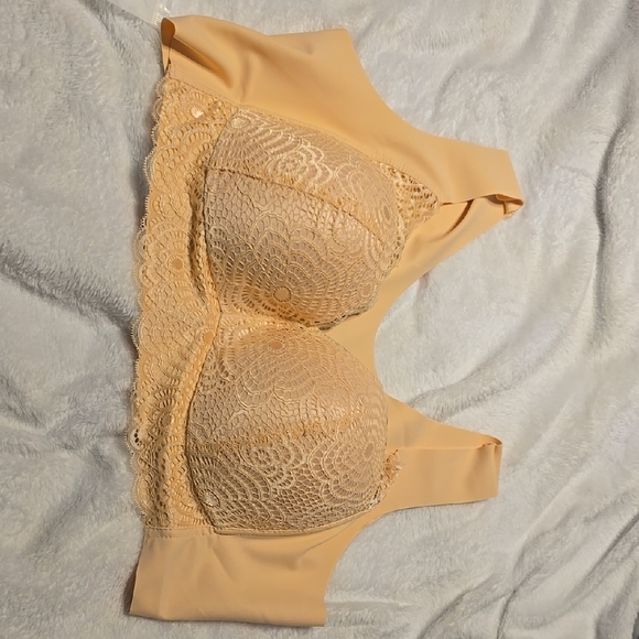 Cream Floral Pattern Full Coverage Bra with Wide Straps - Picture 2 of 3